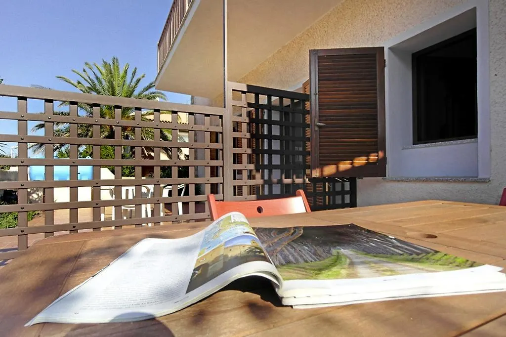 סנטה טרזה גאיורה Le Villette Di Capo Testa